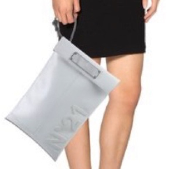 RARE No.21 Oversized Clutch 2019 Collection! - Picture 5 of 5